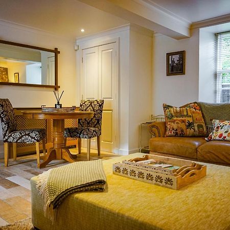 Beautiful Listed Flat With Private Garden, Birnam Apartment Bagian luar foto