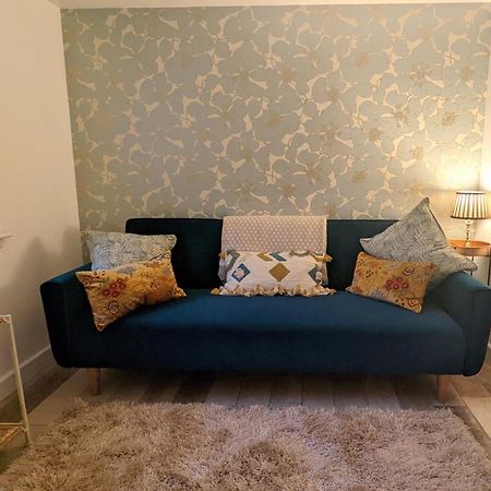 Beautiful Listed Flat With Private Garden, Birnam Apartment Bagian luar foto